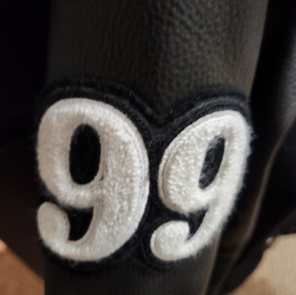 Wayne Gretzy varsity Jacket - Picture 2 of 7